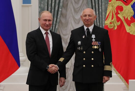 President Putin presents state awards