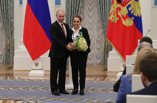 President Putin presents state awards