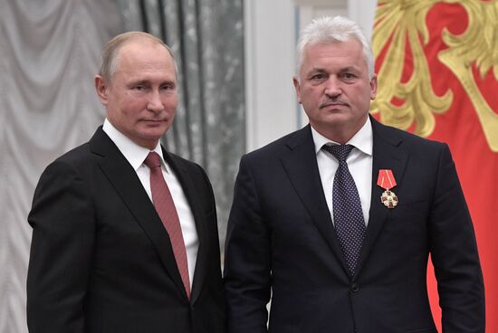 President Putin presents state awards