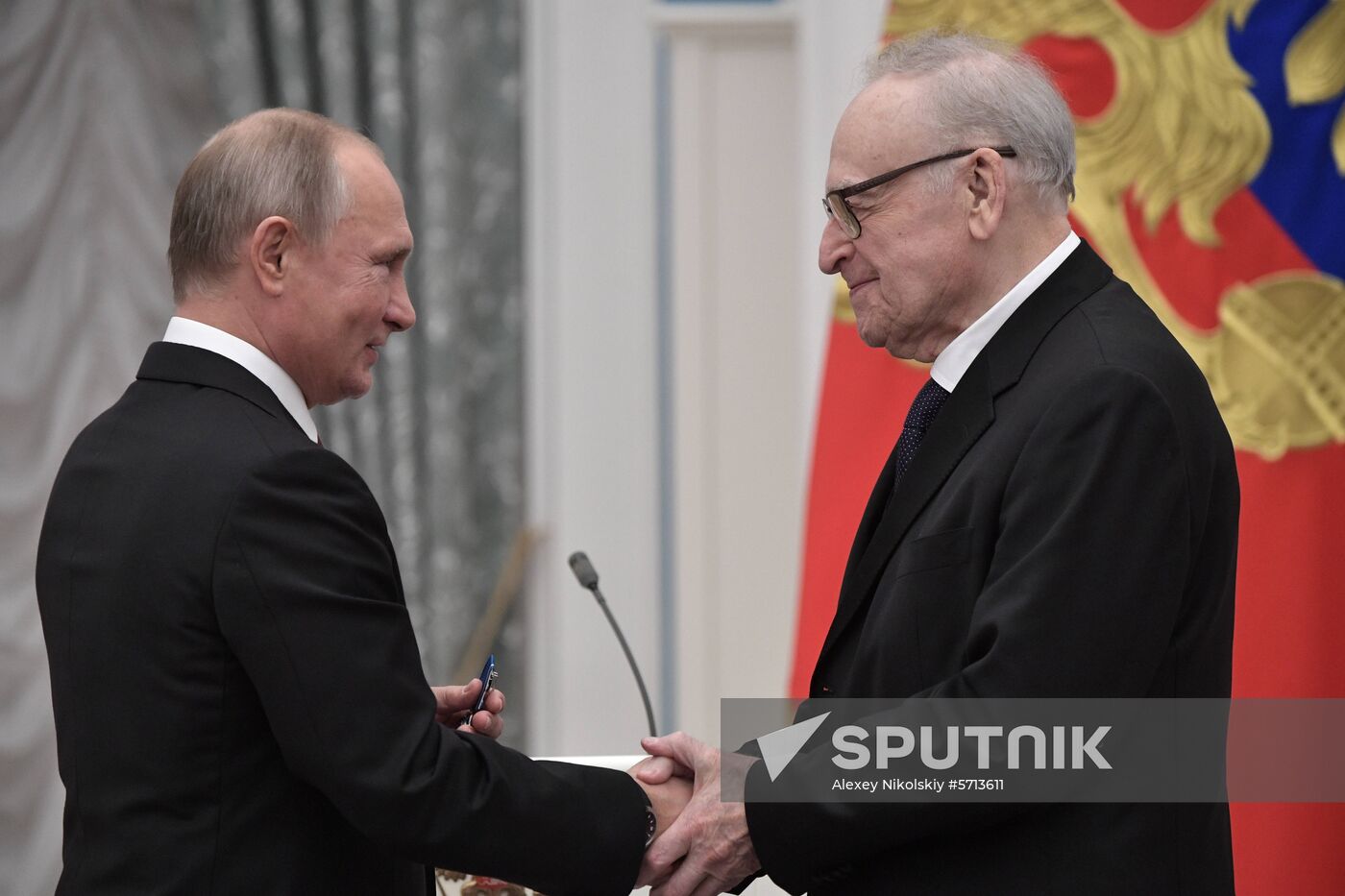 President Putin presents state awards