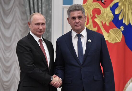 President Putin presents state awards