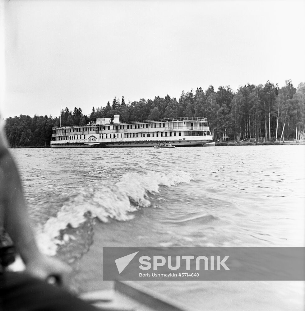 River-going ship Alexander Radishchev