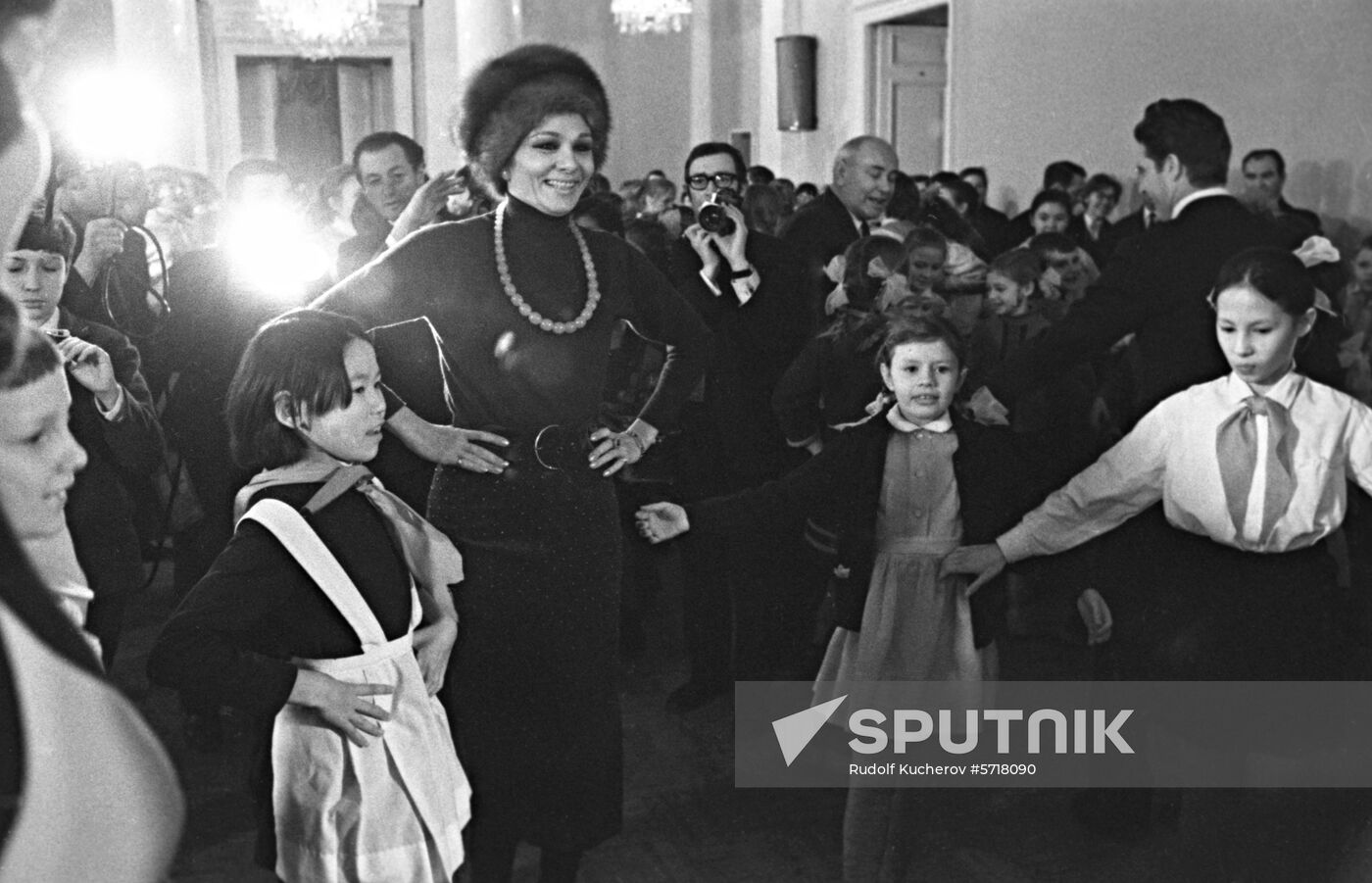 Iranian Empress Farah Pahlavi in Leningrad