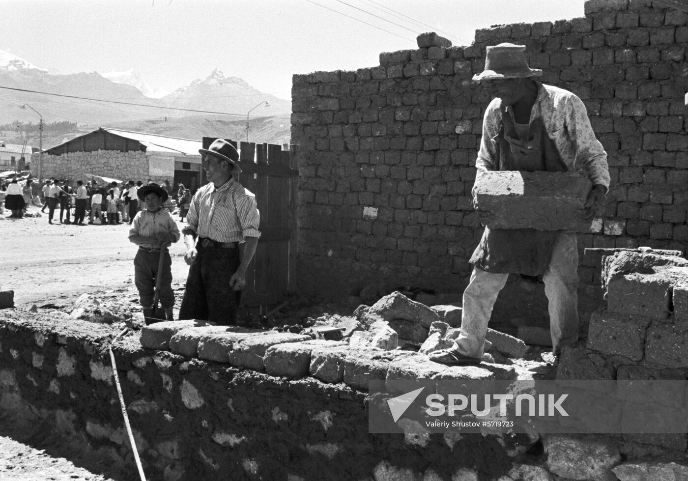Soviet Union helps Peru after May 31 1970 earthquake