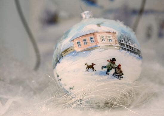 Russia Christmas Toys