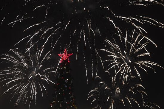 Russia New Year Preparations