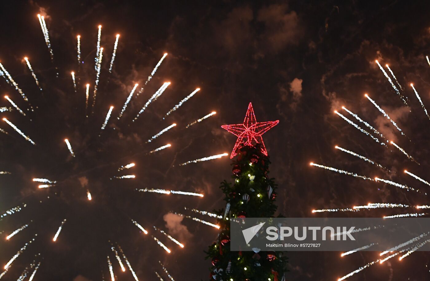 Russia New Year Preparations