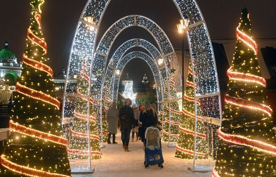 Russia New Year Preparations