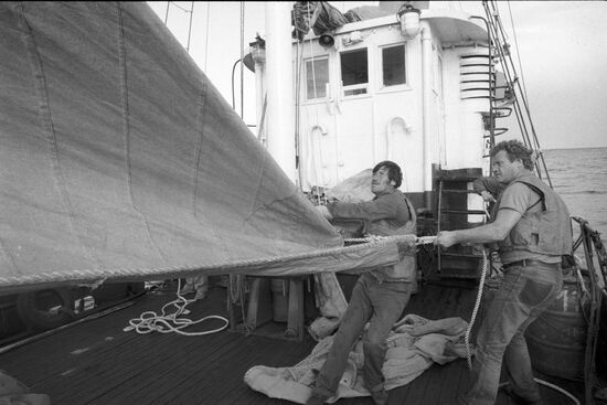 Expedition aboard ship Polyarny Odyssey