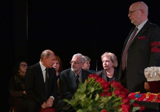 President Vladimir Putin pays last respects to human rights activist Lyudmila Alekseyeva