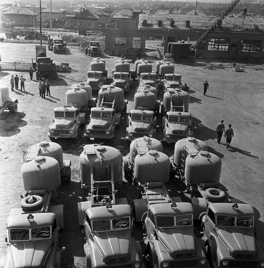 Hungarian cement trucks Csepel D450