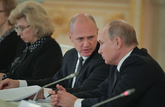 President Vladimir Putin chairs meeting of Council for Civil Society and Human Rights