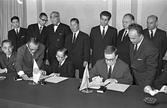 Soviet-Japanese agreement on seaweed cropping