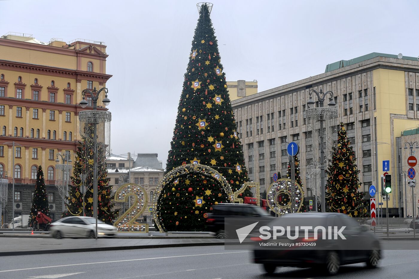 Russia New Year Preparations