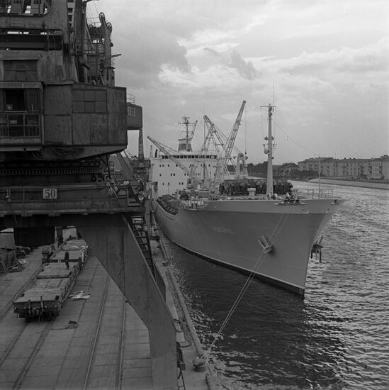 Leningrad commercial sea  port