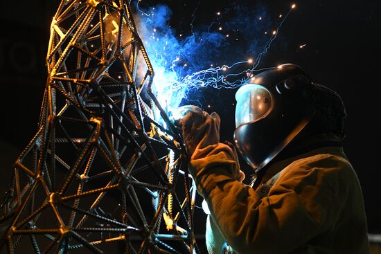 Russia New Year Preparations