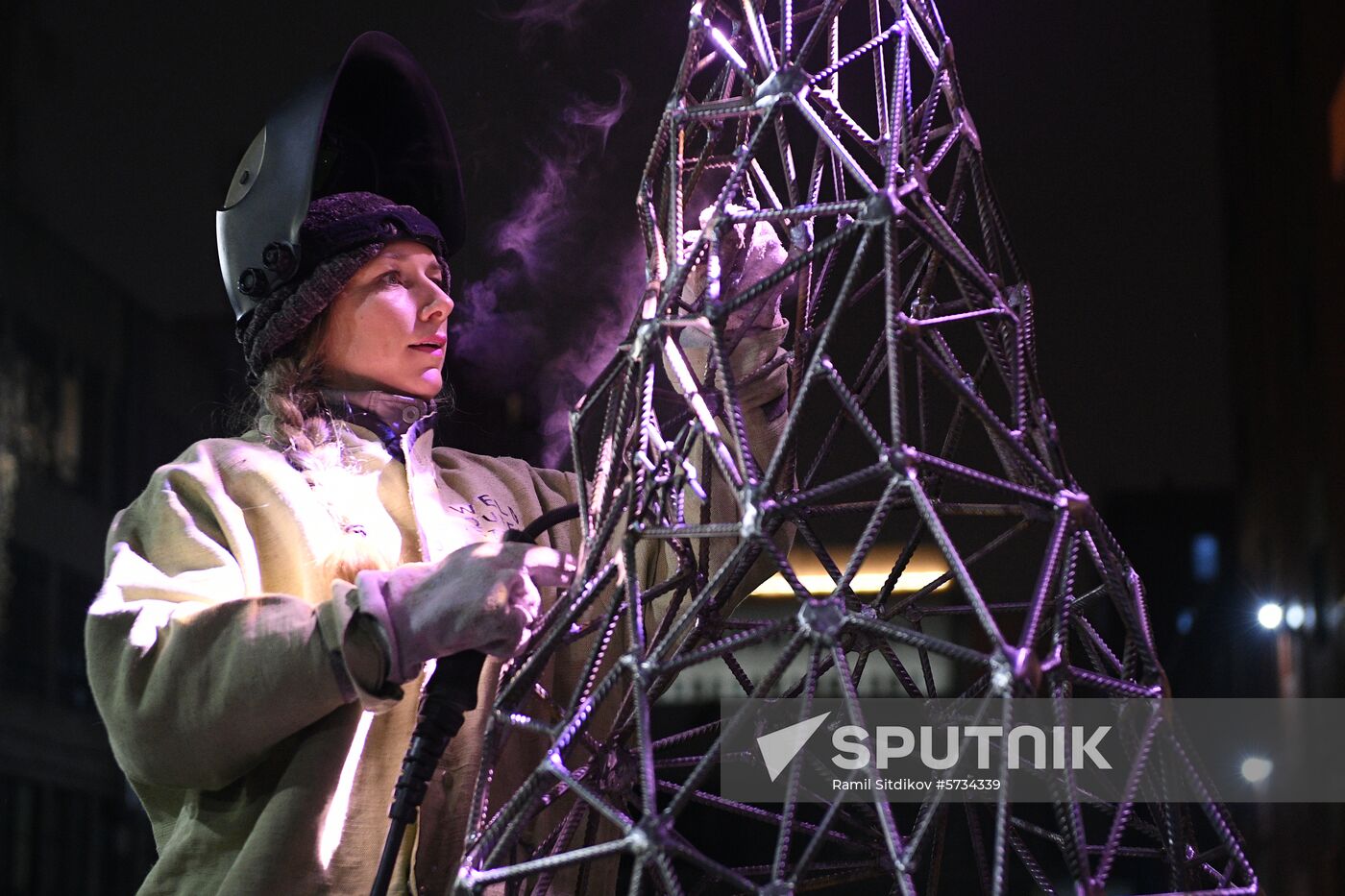 Russia New Year Preparations