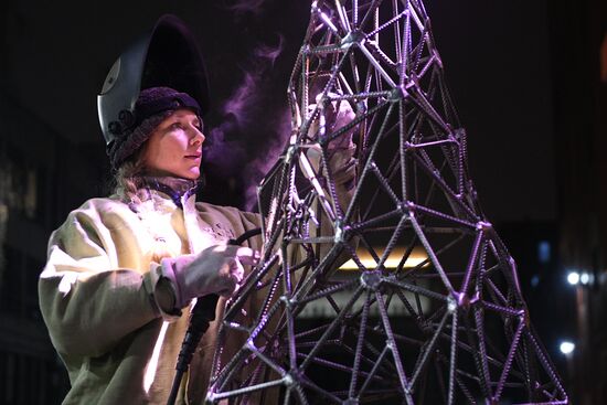 Russia New Year Preparations