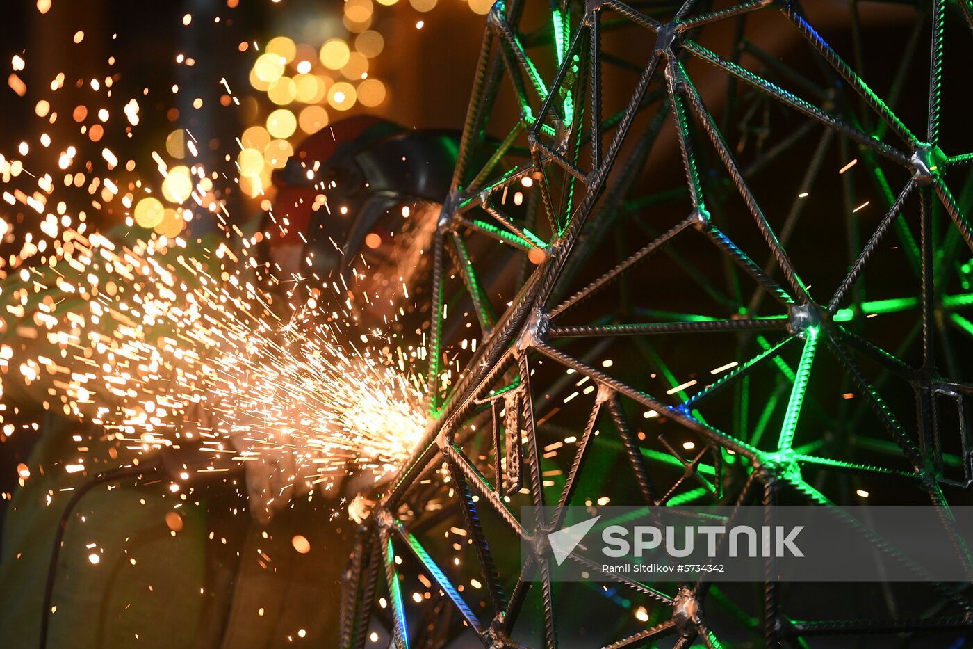 Russia New Year Preparations