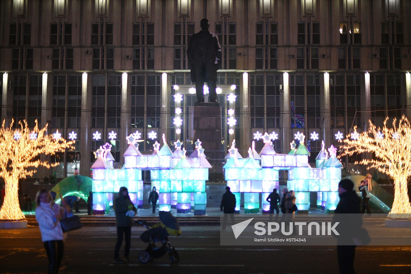 Russia New Year Preparations