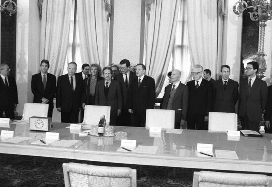 Italian parliament delegation visits USSR