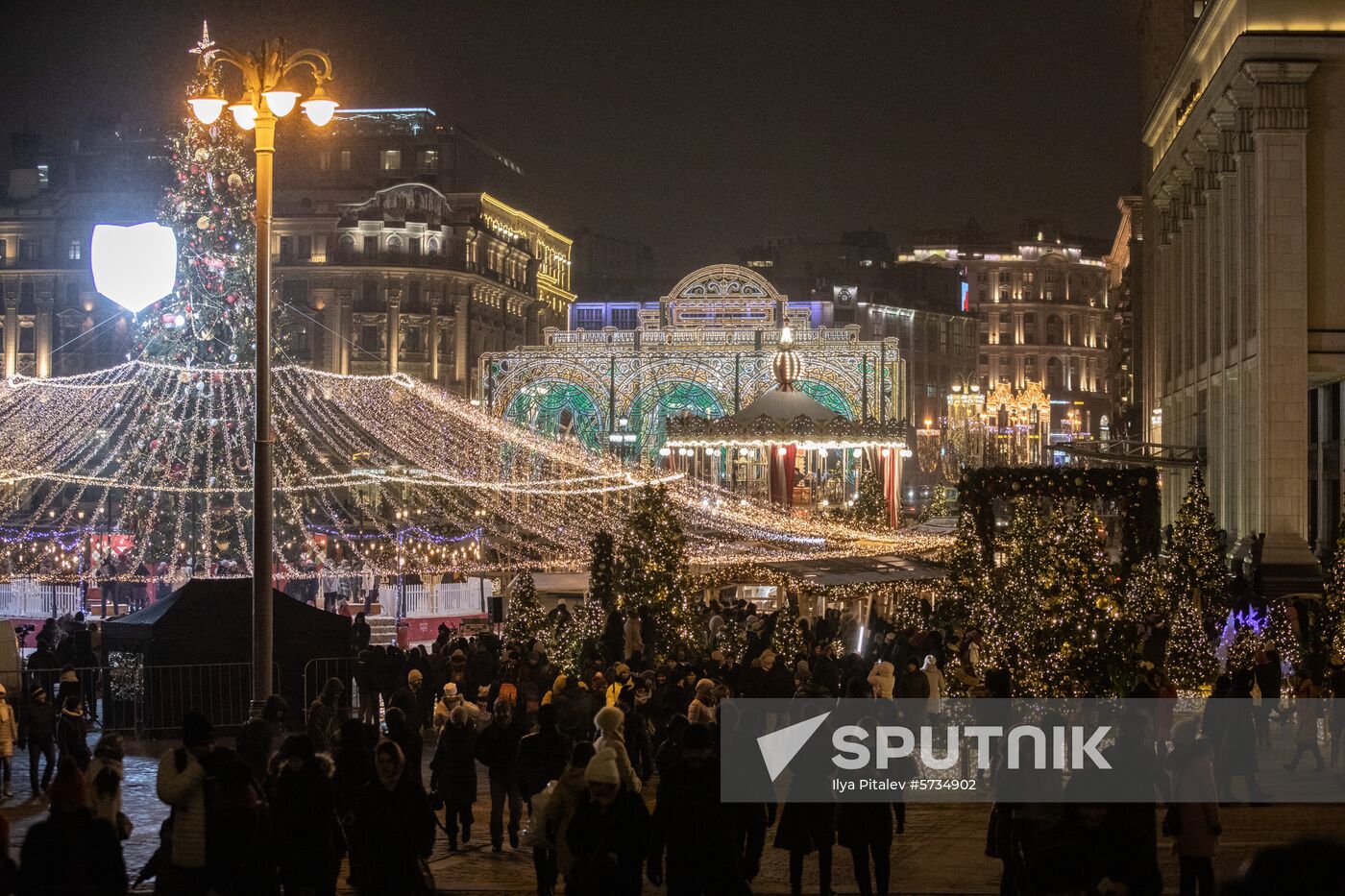 Russia New Year Preparations