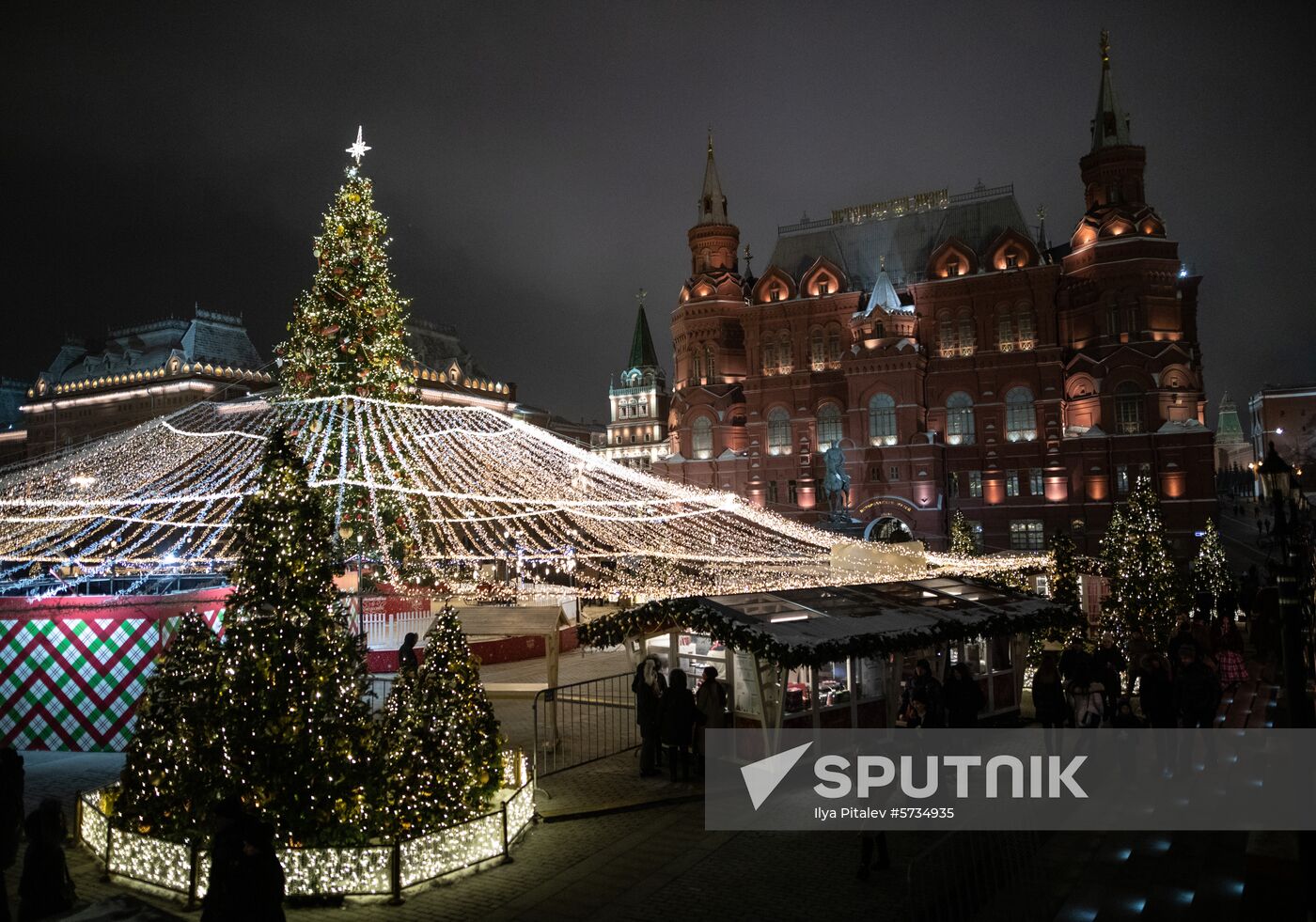 Russia New Year Preparations