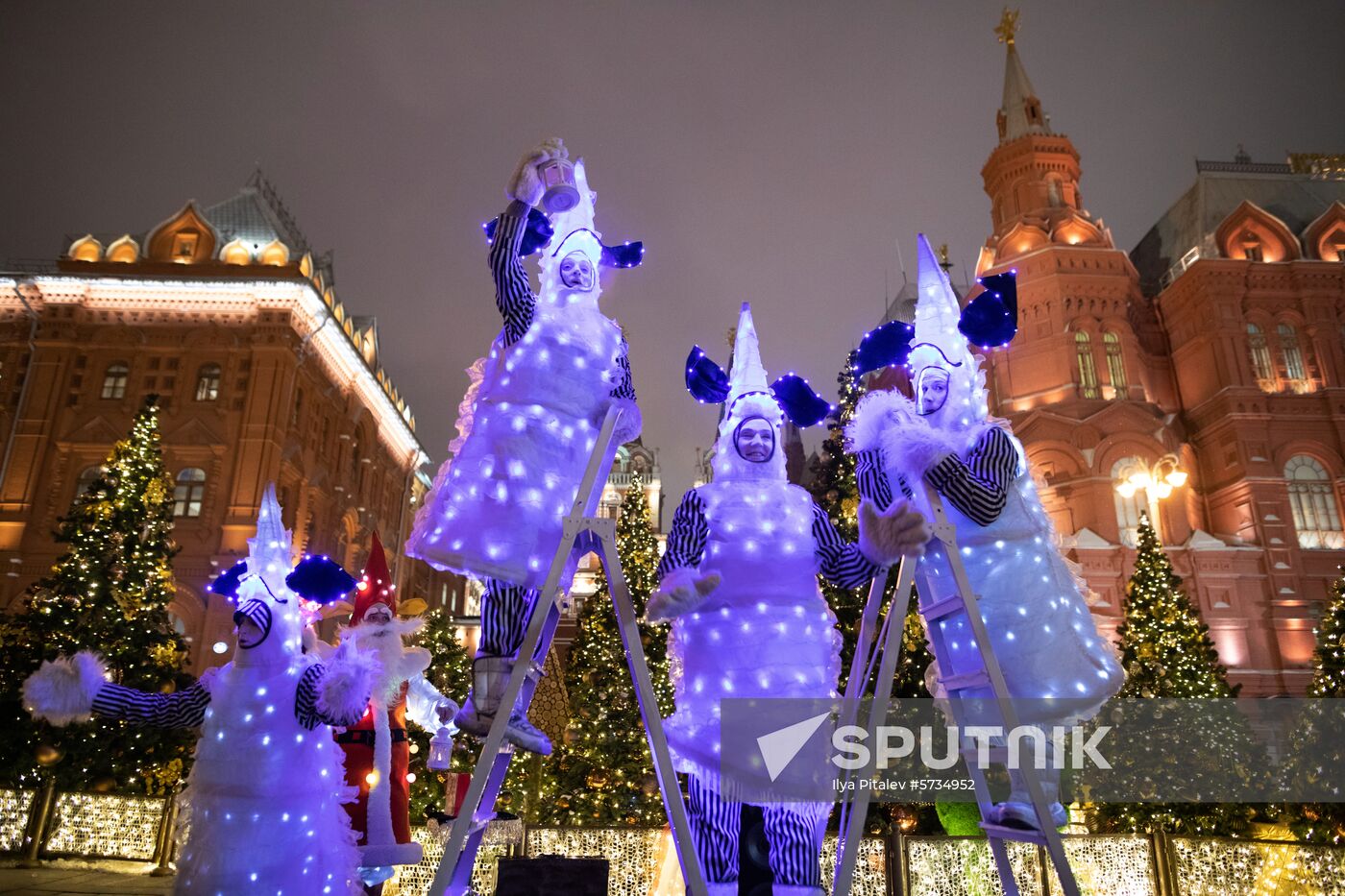 Russia New Year Preparations