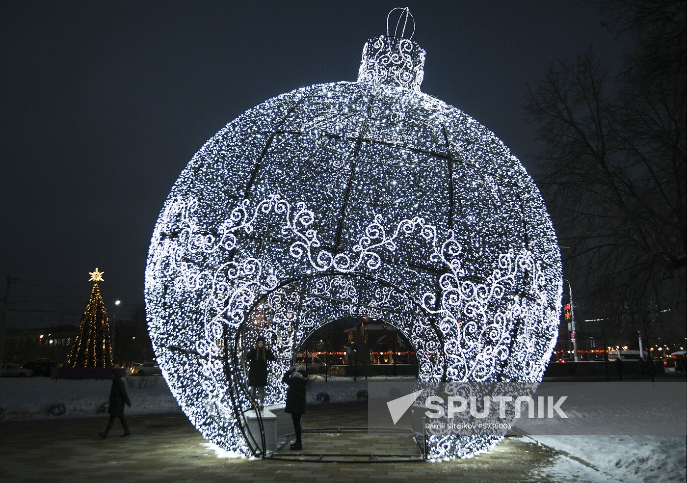 Russia New Year Preparations