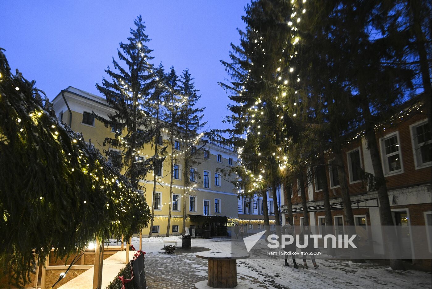 Russia New Year Preparations