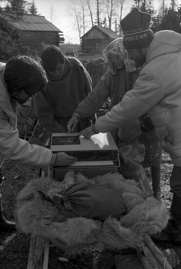 Sovetskya Rossiya journalists on an expedition