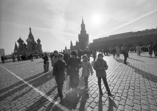 The Petushkov family with many children