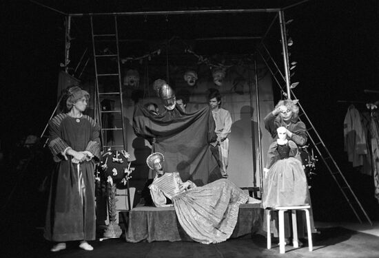 Estonia's Republican Puppet Theater