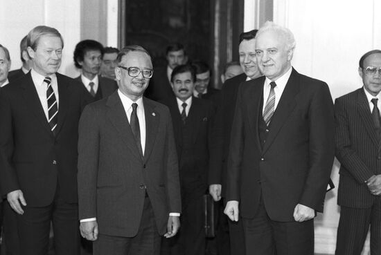Visit by Foreign Minister of Indonesia Mochtar Kusumaatmadja to the USSR