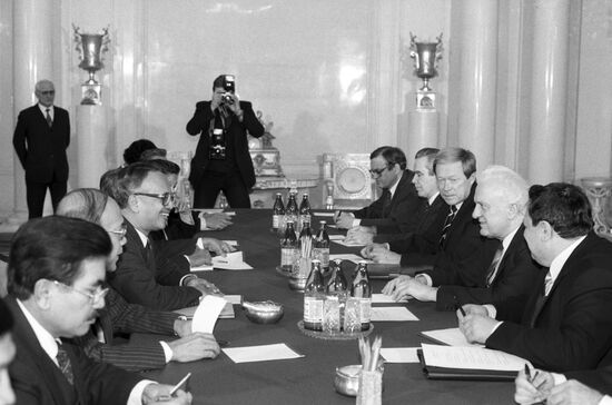 Visit by Foreign Minister of Indonesia Mochtar Kusumaatmadja to the USSR