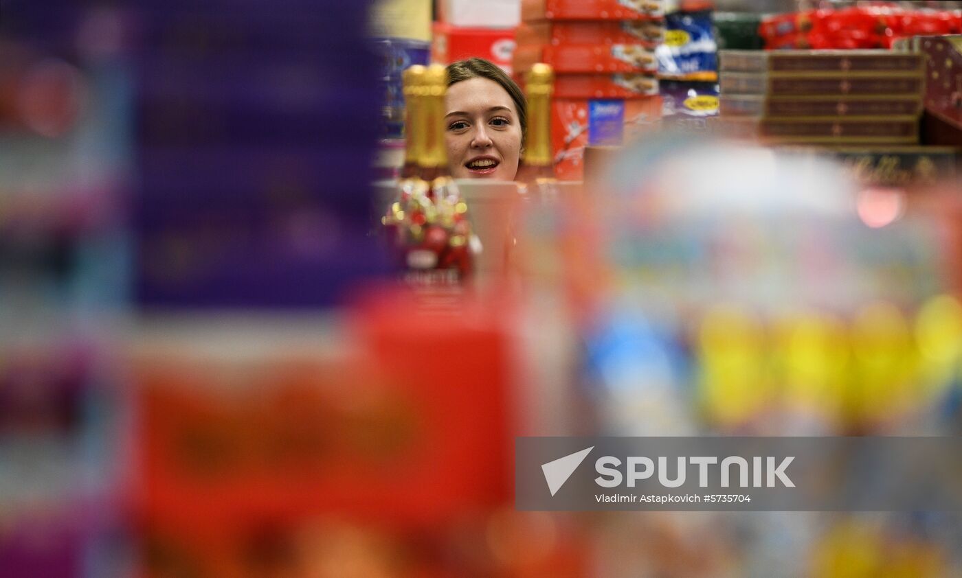 Russia New Year Preparations