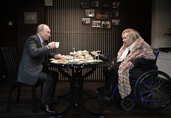 President Vladimir Putin wishes Sovremennik Theater artistic director Galina Volchek happy birthday