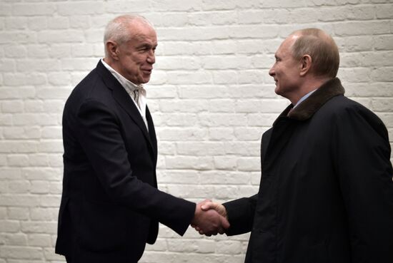 President Vladimir Putin wishes Sovremennik Theater artistic director Galina Volchek happy birthday