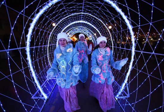 Russia New Year Preparations