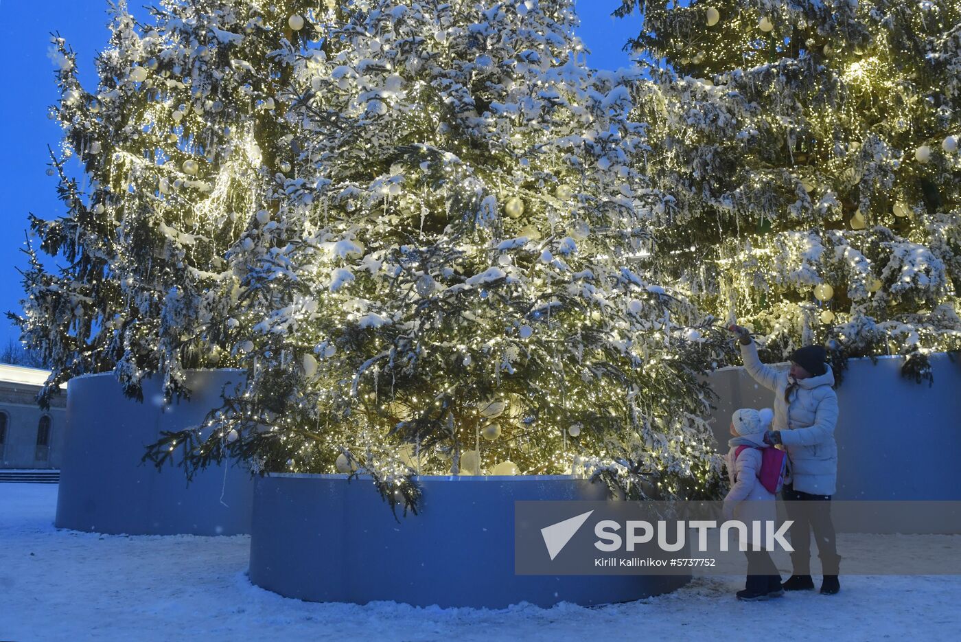 Russia New Year Preparations