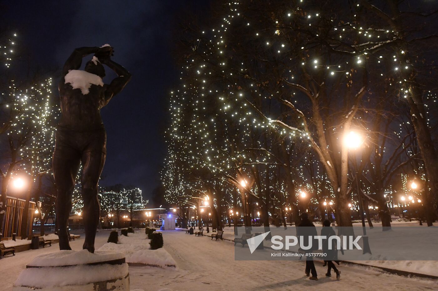 Russia New Year Preparations