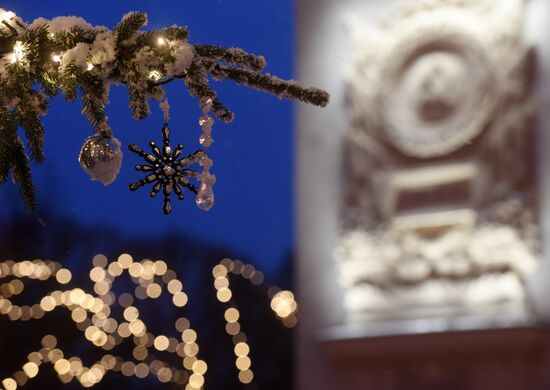 Russia New Year Preparations