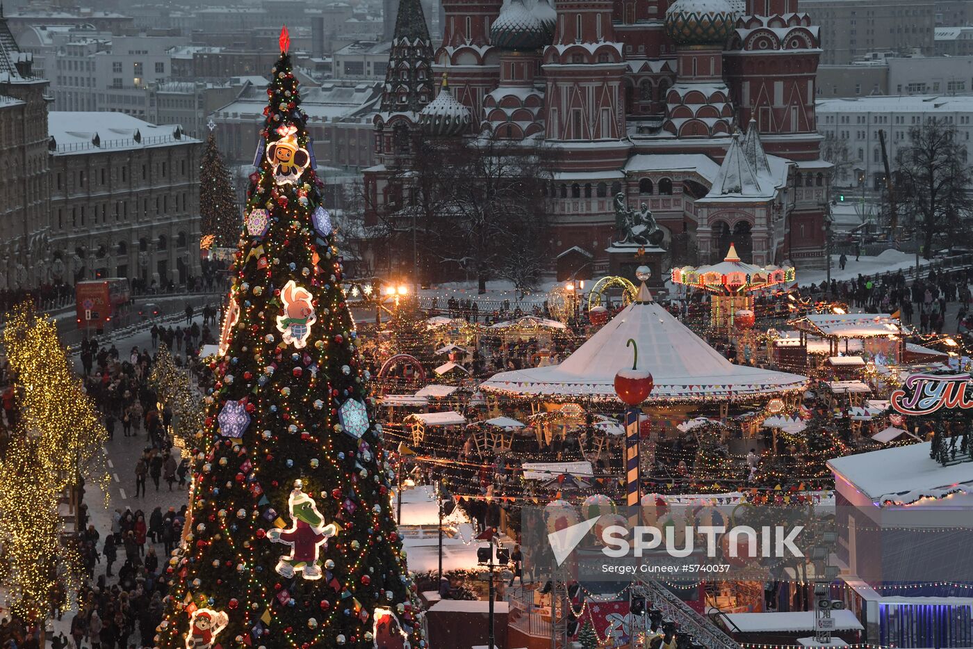 Russia New Year Preparations