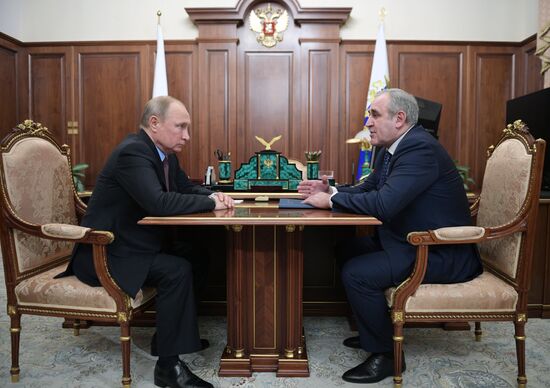 President Putin meets with leaders of State Duma party factions