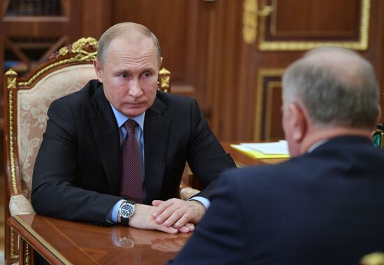 President Putin meets with leaders of State Duma party factions