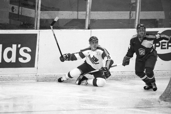 1988 World Junior Ice Hockey Championships