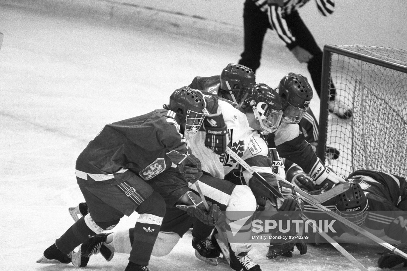 1988 World Junior Ice Hockey Championships
