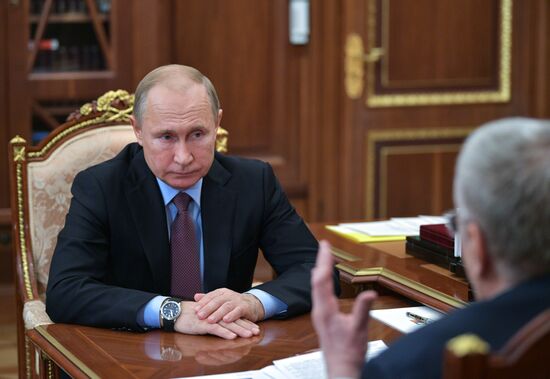 President Putin meets with leaders of State Duma party factions