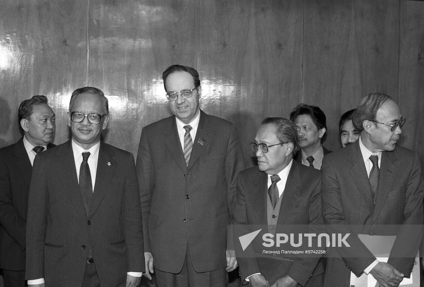 Visit by Foreign Minister of Indonesia Mochtar Kusumaatmadja to the USSR