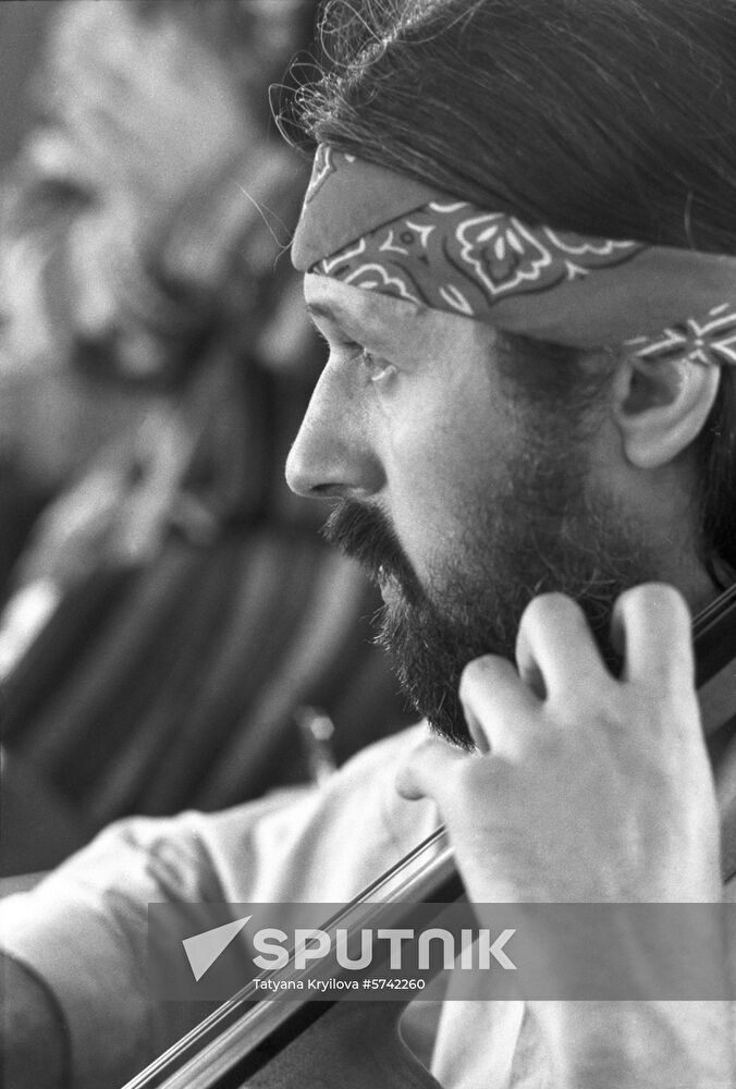 Aquarium band's cellist Vsevolod Gakkel